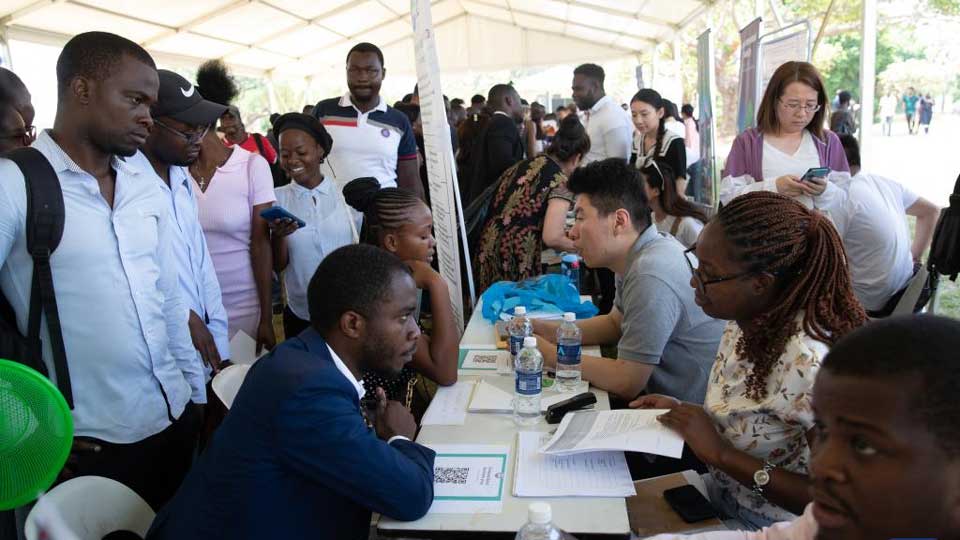 Les Institut Confucius font dans le recrutement en Afrique
