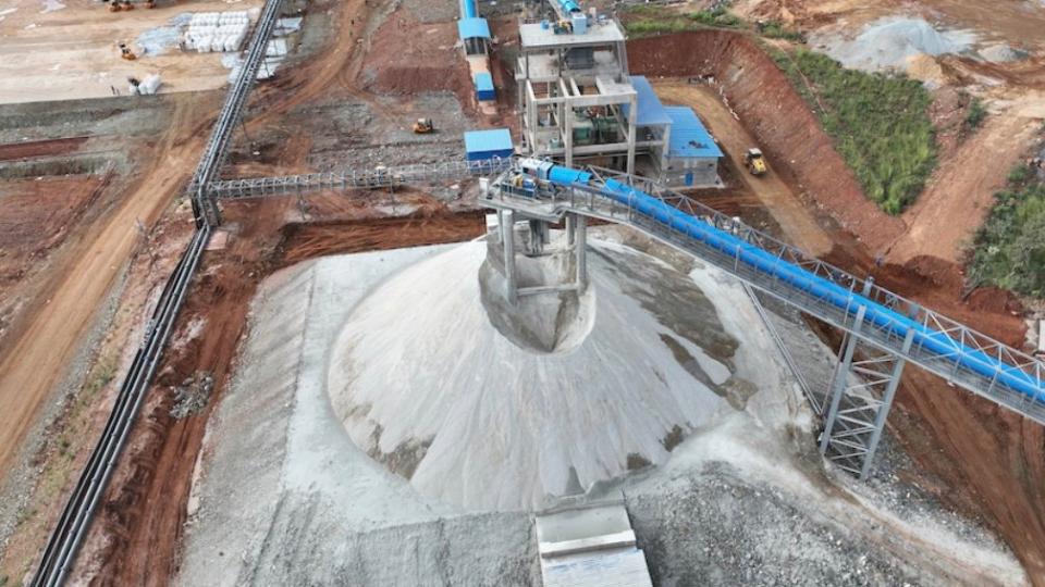 chinois Prospect Lithium Zimbabwe centrale solaire